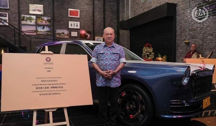 China donates Hongqi L5 to Malaysia‘s Sudan.